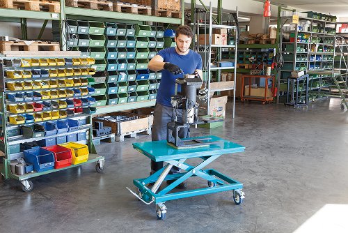 in der Höhe verstelbarer ergonomischer Arbeitstisch in der Höhe verstelbarer ergonomischer Arbeitstisch